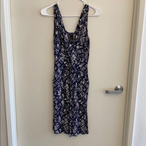 Super cute fitted yet flowy dress - Picture 1 of 4